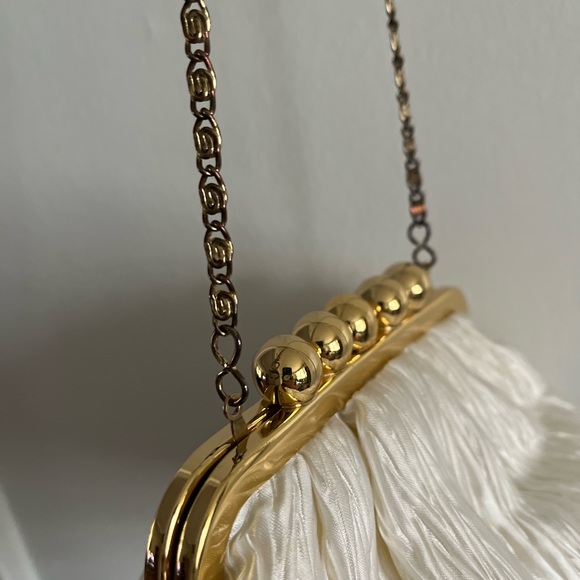 Carla Marchi Ivory pleated Crossbody - Picture 2 of 7